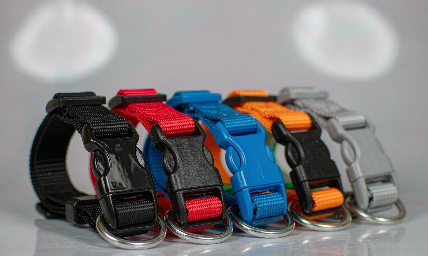 Custom Collar: Coordinated Set Design for Private La - detail view supplied by QUANZHOU JUNYUAN BAGS