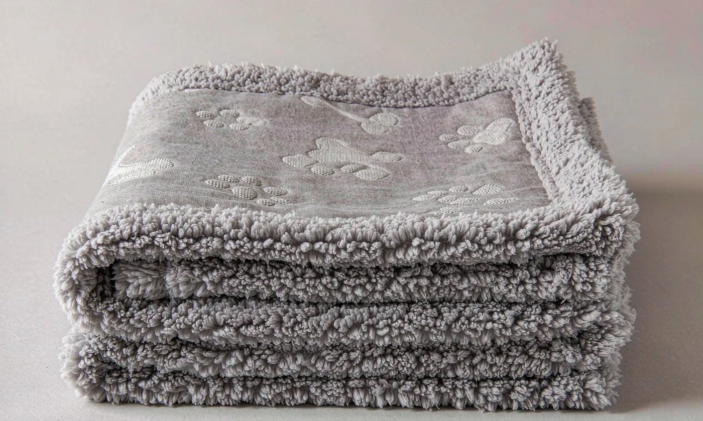 Quilted Padding vs Flat: Design Options - detail view supplied by QUANZHOU JUNYUAN BAGS