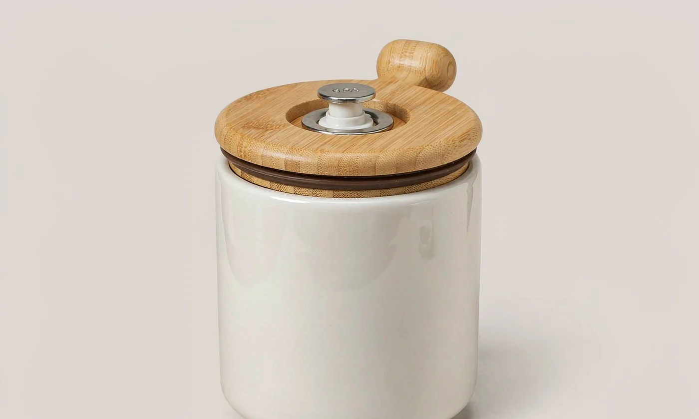 Treat Pocket: Training Feature in Custom Pet Carrier - detail view supplied by QUANZHOU JUNYUAN BAGS